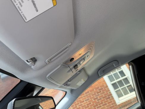 Used 2022 Toyota Prius AWD image 10