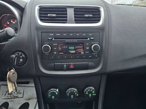 Used 2014 Dodge Avenger SXT image 13