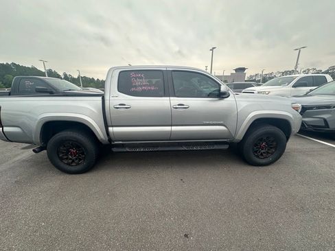 Used 2023 Toyota Tacoma SR5 w/ Technology Package AWD/4WD image 2