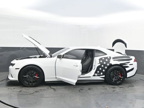 Used 2014 Chevrolet Camaro SS w/ SS Performance Package image 40