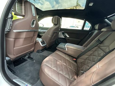 Used 2025 BMW 740i xDrive AWD/4WD image 53