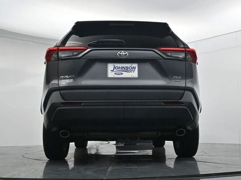 Used 2021 Toyota RAV4 XLE AWD/4WD image 32
