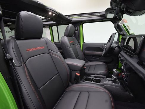 New 2026 Jeep Wrangler Rubicon w/ Xtreme 35 Tire Package image 19