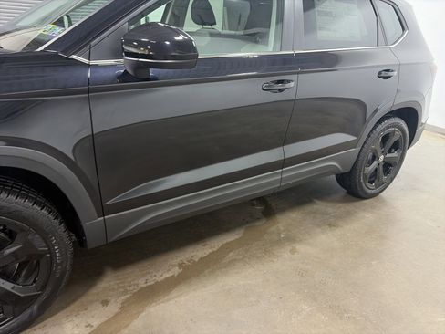 New 2026 Volkswagen Taos SEL image 10