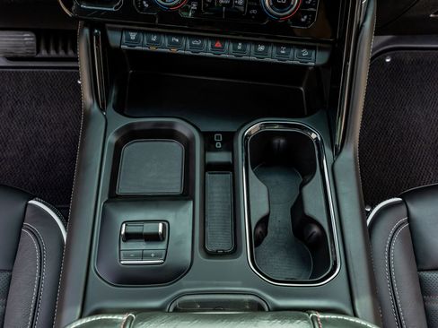 Used 2026 GMC Sierra 2500 AT4X image 28