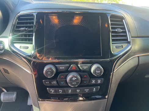 Used 2021 Jeep Grand Cherokee High Altitude AWD/4WD image 18