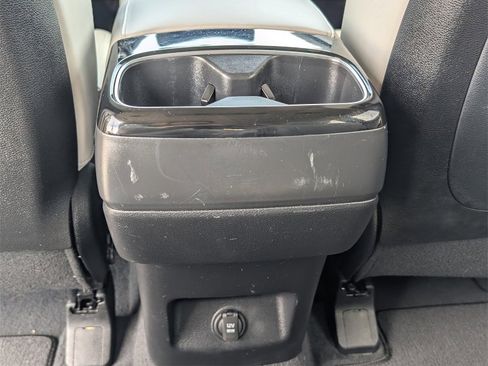 Used 2022 Kia Telluride S image 27