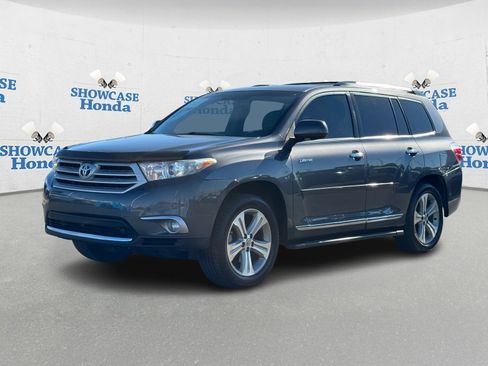 Used 2013 Toyota Highlander Limited image 2