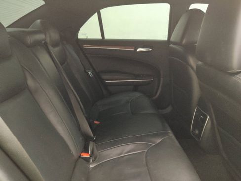 Used 2014 Chrysler 300 w/ Driver Convenience Group RWD image 18