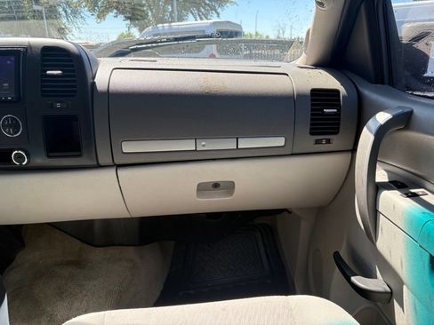 Used 2011 GMC Sierra 3500 SLE w/ SLE Preferred Package AWD/4WD image 7