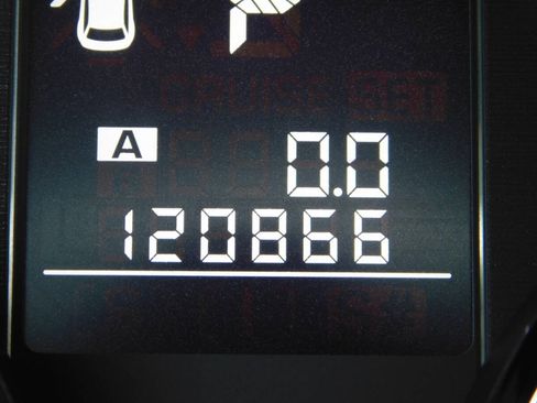 Used 2010 Subaru Legacy 2.5i image 9