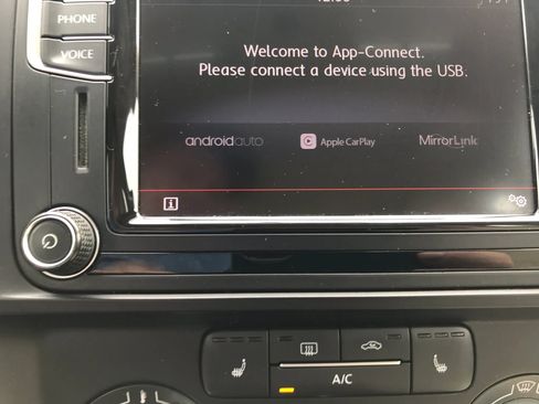 Used 2017 Volkswagen Jetta SE FWD image 28