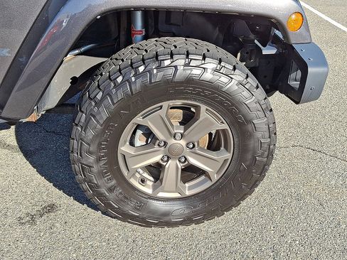 Certified 2018 Jeep Wrangler Unlimited Sport AWD/4WD image 16