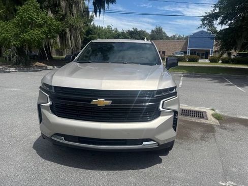 Used 2023 Chevrolet Tahoe LT w/ Luxury Package RWD image 3
