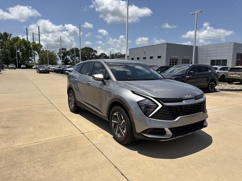 Certified 2025 Kia Sportage LX FWD image 10