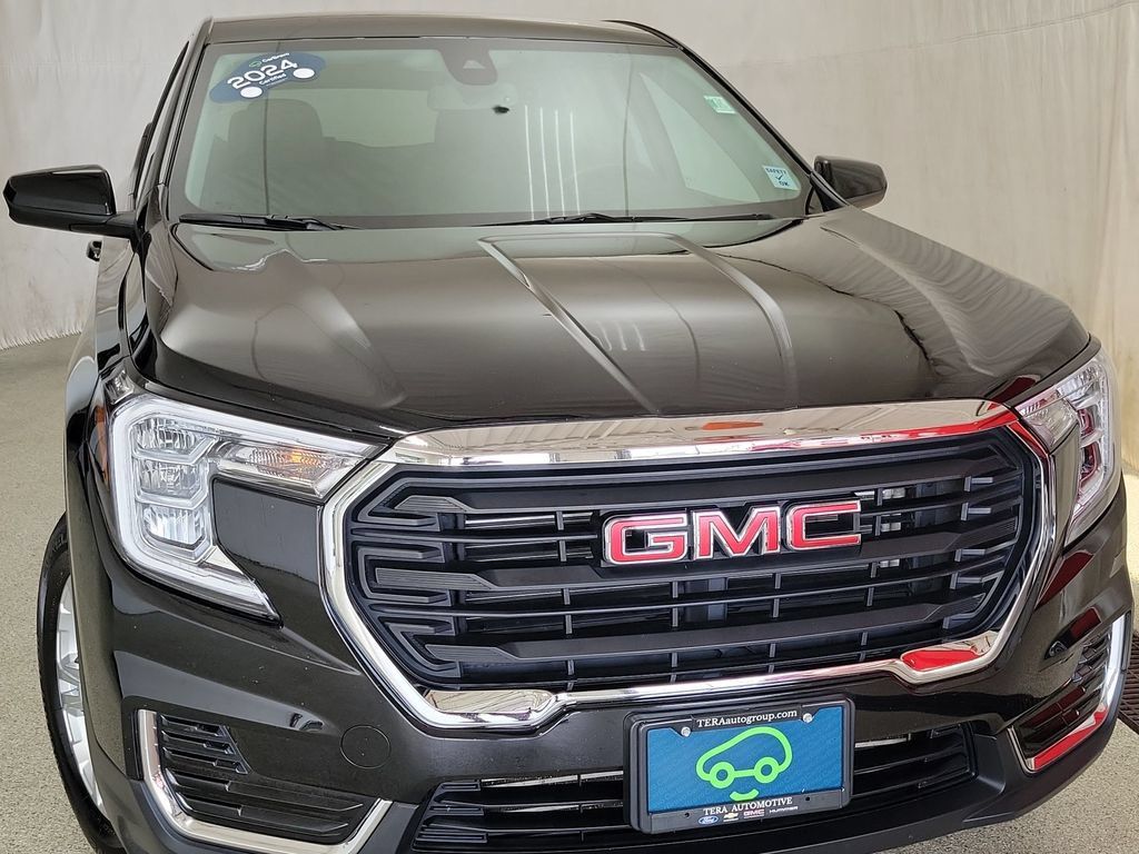 Certified 2024 GMC Terrain SLE AWD/4WD image 3