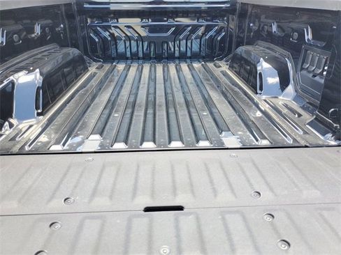 New 2025 Chevrolet Silverado EV LT image 10