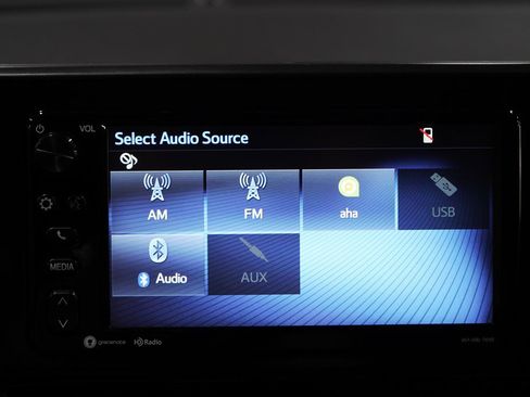 Used 2018 Toyota C-HR XLE FWD image 18