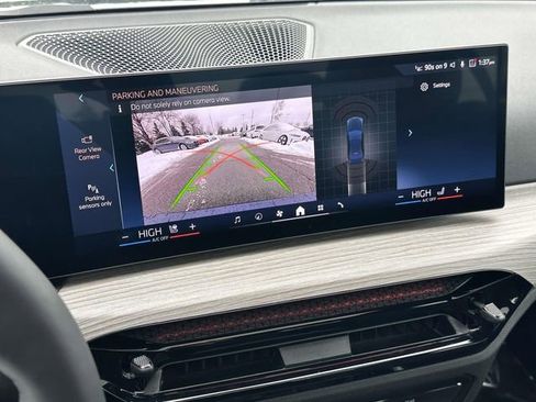 Certified 2025 BMW 330i xDrive Sedan w/ Premium Package image 33