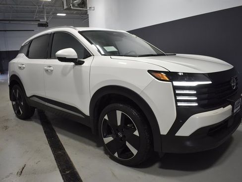 Certified 2025 Nissan Kicks SR image 7