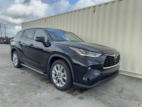 Used 2022 Toyota Highlander Limited FWD image 1