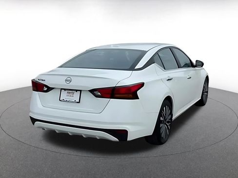 Used 2025 Nissan Altima 2.5 SV image 14