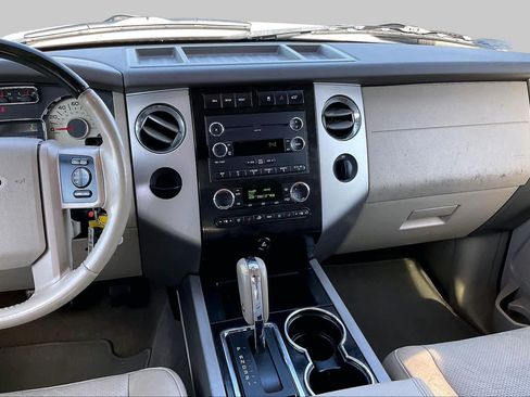 Used 2011 Ford Expedition Limited RWD image 6