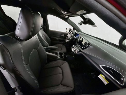 New 2027 Chrysler Pacifica Select AWD/4WD image 21