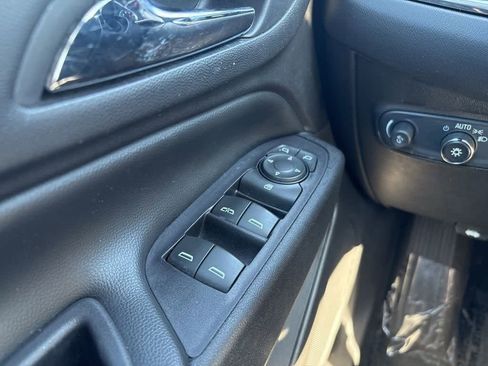 Used 2020 Chevrolet Equinox LT image 27