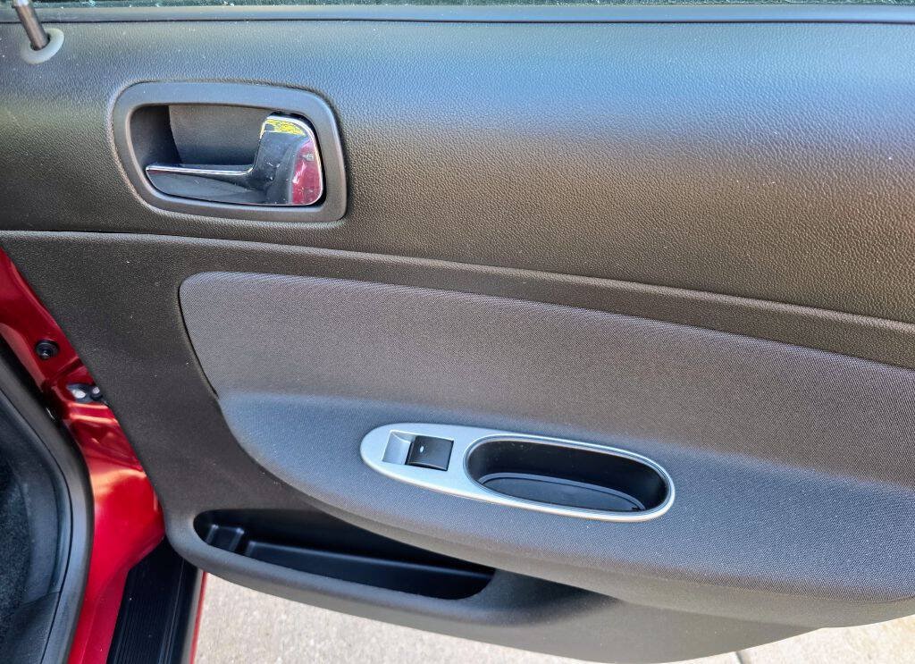 Used 2009 Chevrolet Cobalt LT FWD image 16