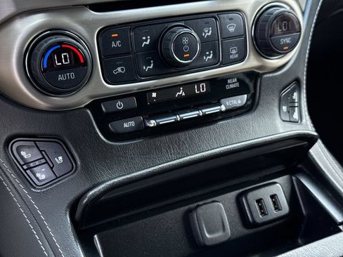 Used 2020 GMC Yukon Denali w/ Denali Ultimate Package AWD/4WD image 25
