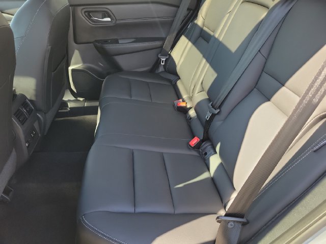 Used 2024 Nissan Rogue SL w/ SL Premium Package AWD/4WD image 12