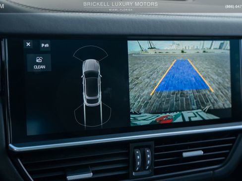 Used 2020 Porsche Cayenne image 65