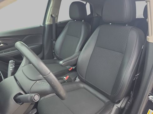 Certified 2022 Buick Encore Preferred w/ Safety Package AWD/4WD image 15
