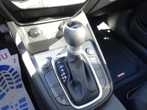 Used 2023 Hyundai Kona SEL AWD/4WD image 16