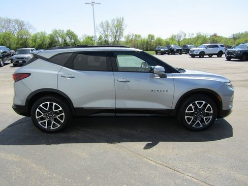 Used 2024 Chevrolet Blazer RS w/ Enhanced Convenience Package AWD/4WD image 7