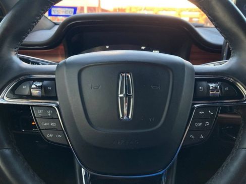 Used 2023 Lincoln Nautilus Reserve w/ Luxury Package AWD/4WD image 13