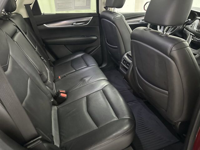 Used 2018 Cadillac XT5 Luxury w/ Driver Awareness Package FWD image 17