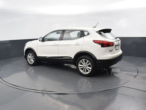 Used 2017 Nissan Rogue Sport S w/ S Appearance Package image 3