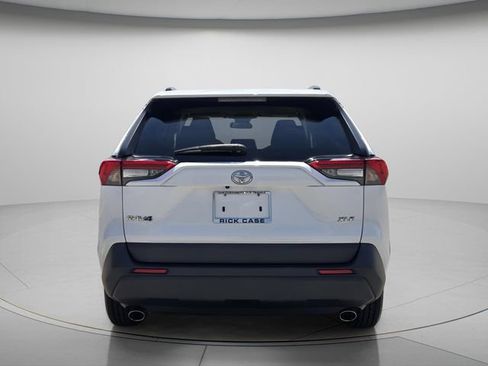 Used 2022 Toyota RAV4 XLE FWD image 6