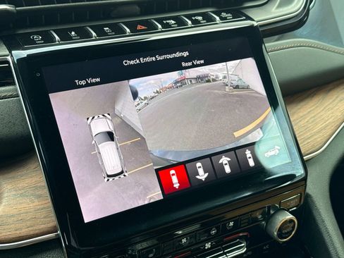 Used 2023 Jeep Grand Cherokee L Summit w/ Advanced Protech Group IV AWD/4WD image 25