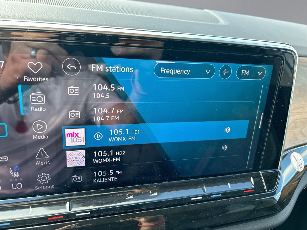 Used 2025 Volkswagen Atlas SE FWD image 23