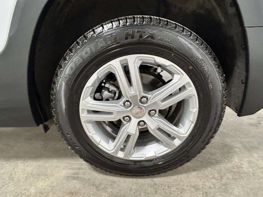 Used 2024 GMC Terrain SLE AWD/4WD image 7