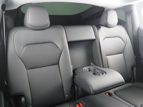 Used 2026 Tesla Model Y Long Range RWD image 18