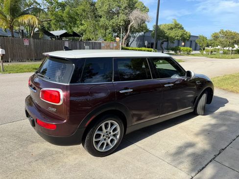 Used 2017 MINI Cooper Clubman FWD image 3