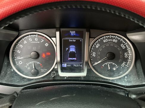 Used 2018 Toyota Tacoma SR5 image 20