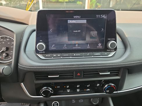 Used 2023 Nissan Rogue S AWD/4WD image 25