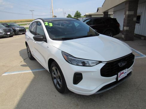 Used 2023 Ford Escape ST-Line w/ Tech Pack #1 image 3