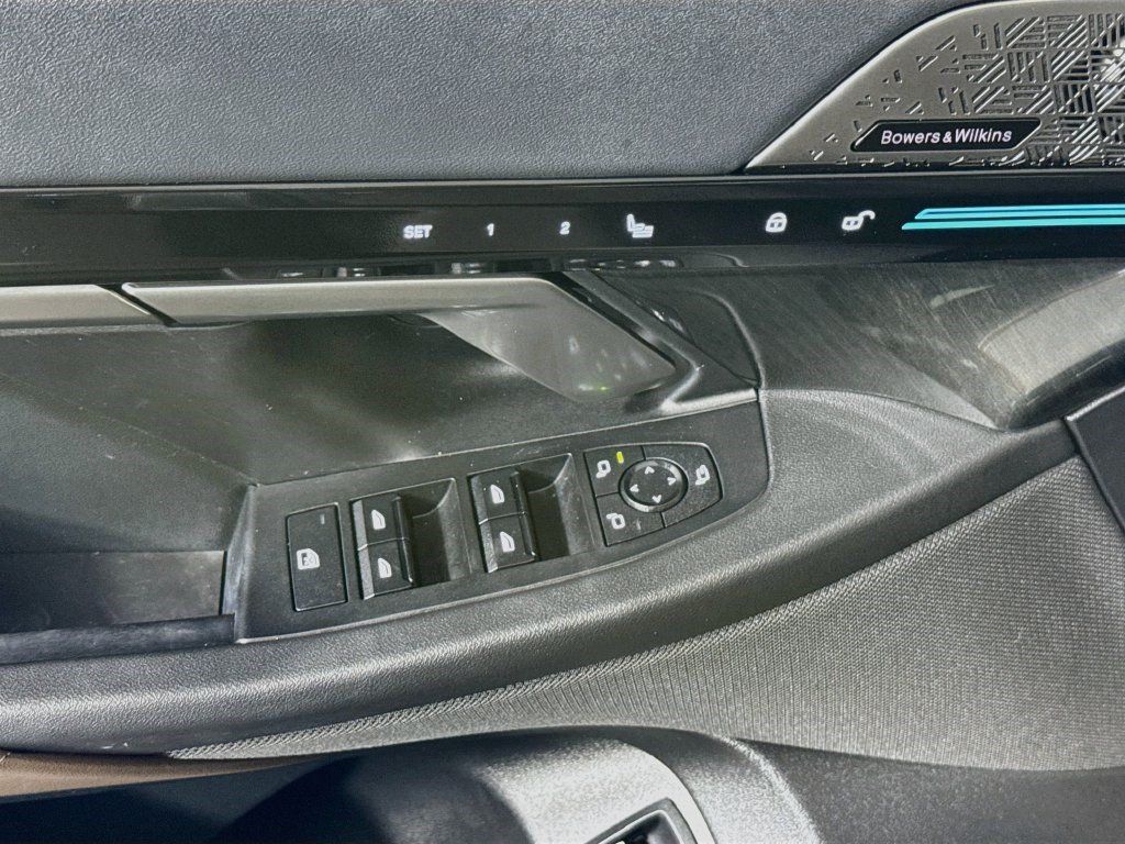 Used 2024 BMW 530i w/ Premium Package RWD image 23
