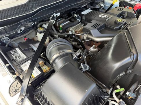 Used 2022 RAM 3500 Tradesman w/ Chrome Appearance Group AWD/4WD image 33